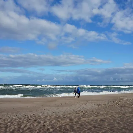 Kompleks Wypoczynkowy, Glamping Roza Wiatrow ホリデーパーク *