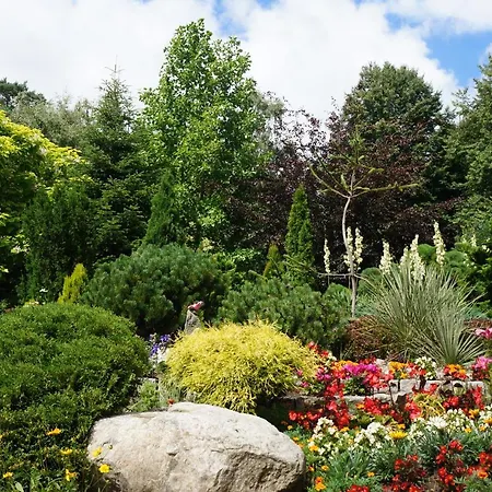 ホリデーパーク Kompleks Wypoczynkowy, Glamping Roza Wiatrow ダルウフコ