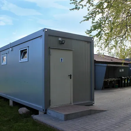 Kompleks Wypoczynkowy, Glamping Roza Wiatrow ホリデーパーク *