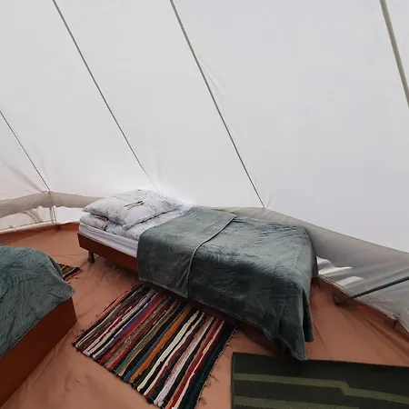 Kompleks Wypoczynkowy, Glamping Roza Wiatrow ホリデーパーク