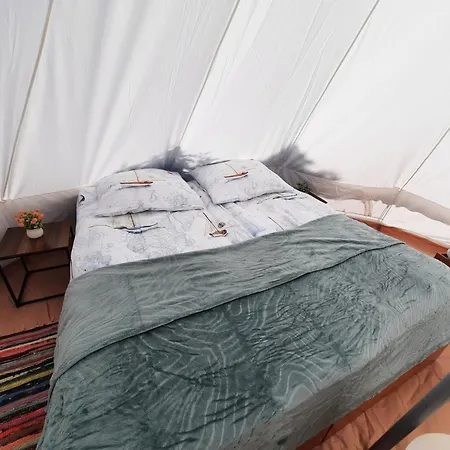 ホリデーパーク Kompleks Wypoczynkowy, Glamping Roza Wiatrow